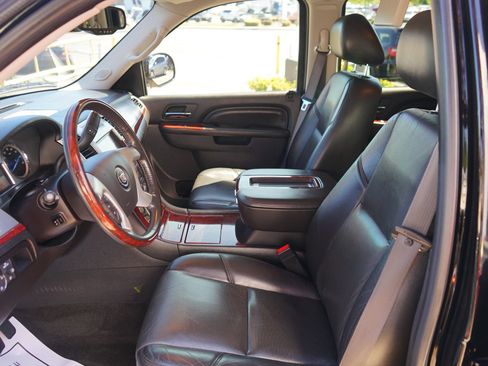Used 2012 Cadillac Escalade Premium AWD/4WD image 11