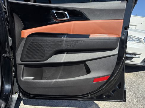 Used 2022 Kia Carnival SX image 29