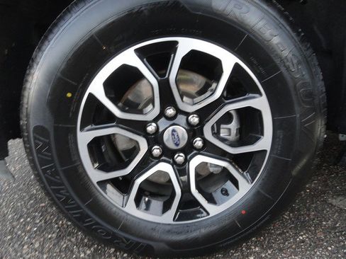 Used 2023 Ford Expedition Max XLT image 27