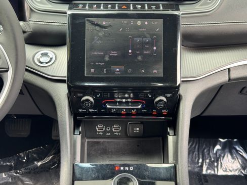 Used 2024 Jeep Grand Cherokee L Altitude AWD/4WD image 22