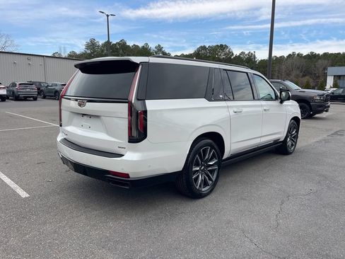 Used 2023 Cadillac Escalade ESV Sport Platinum AWD/4WD image 4