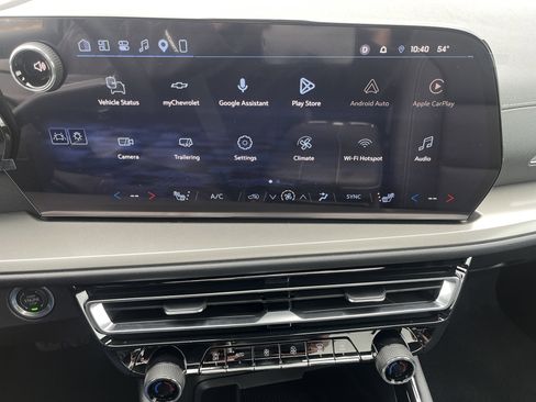 Used 2026 Chevrolet Traverse LT w/ Sun and Wheel Package image 24