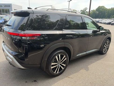 Used 2024 Nissan Pathfinder Platinum w/ Cargo Package AWD/4WD image 6