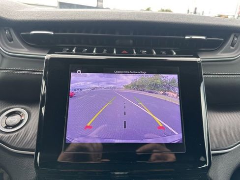 Used 2024 Jeep Grand Cherokee Altitude image 19