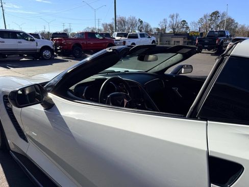 Used 2016 Chevrolet Corvette Z06 w/ 3LZ Preferred Equipment Group image 24