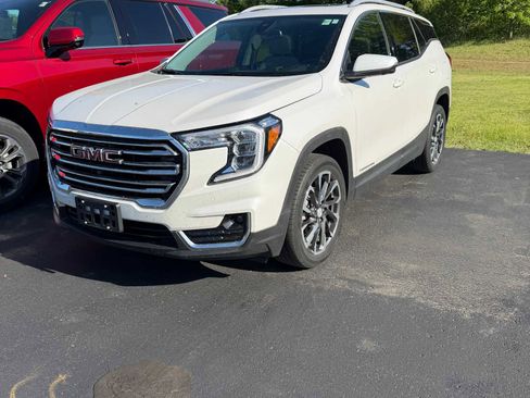 Used 2023 GMC Terrain SLT w/ Infotainment Package II AWD/4WD image 1