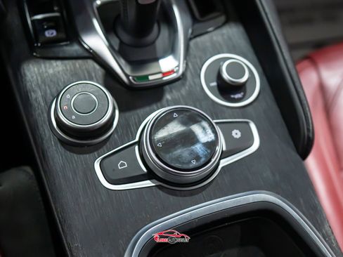 Used 2020 Alfa Romeo Giulia w/ Nero Edizione RWD image 35