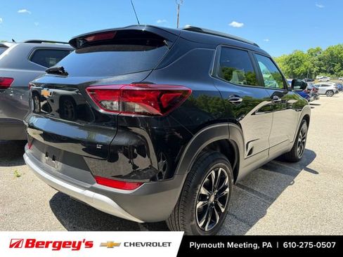 Used 2023 Chevrolet TrailBlazer LT FWD image 2