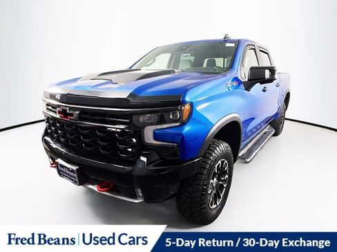 Used 2022 Chevrolet Silverado 1500 ZR2 w/ Technology Package AWD/4WD image 3