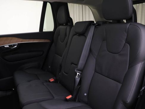 New 2025 Volvo XC90 B6 Plus w/ Protection Package Premier image 11