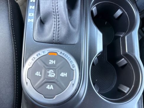 New 2025 Ford Bronco Badlands image 33