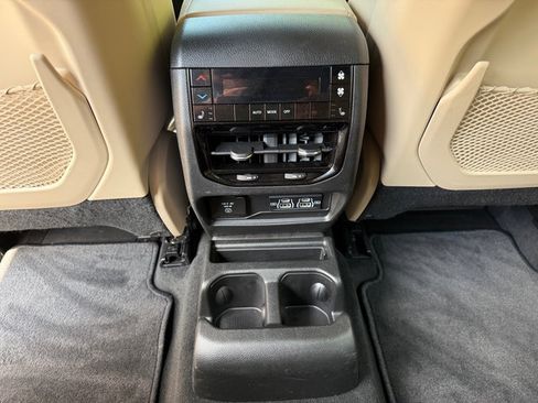 Used 2025 Jeep Grand Cherokee L Limited w/ Black Appearance Package RWD image 17
