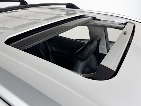 Used 2024 Toyota Highlander XLE image 21