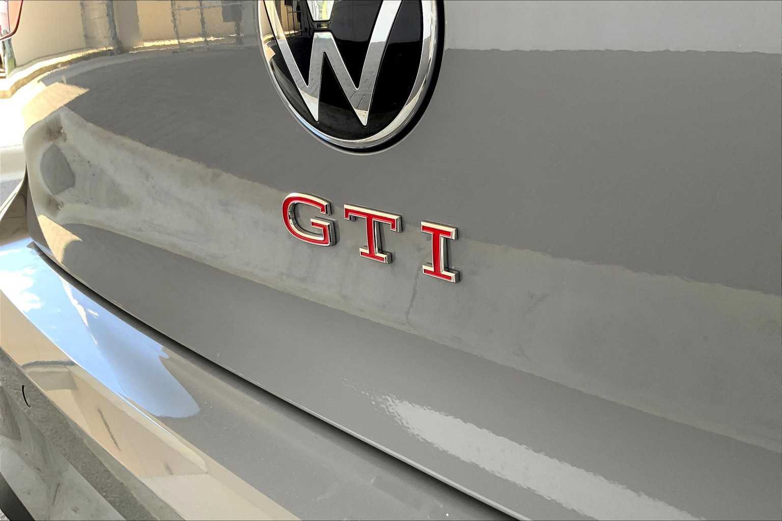 Used 2025 Volkswagen GTI Autobahn FWD image 15