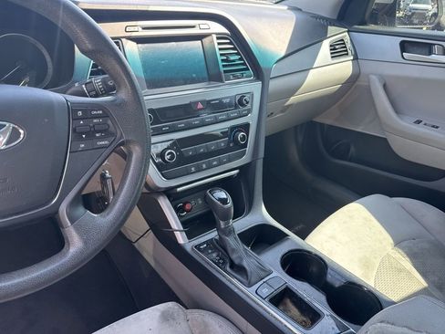 Used 2016 Hyundai Sonata SE image 9