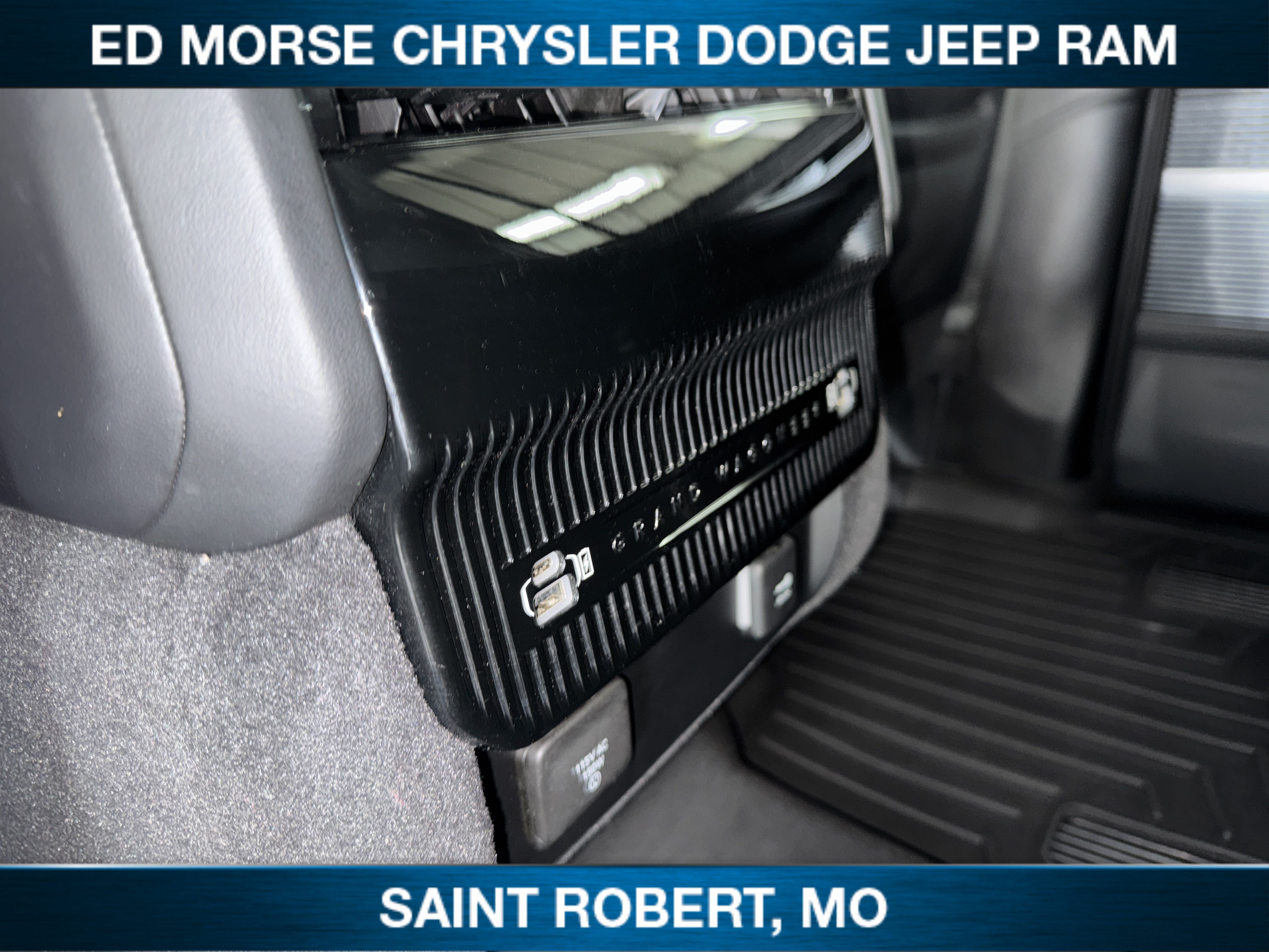 Used 2023 Jeep Grand Wagoneer L Series II AWD/4WD image 28