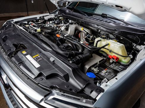 Used 2024 Ford F250 Platinum w/ Tremor Off-Road Package image 40