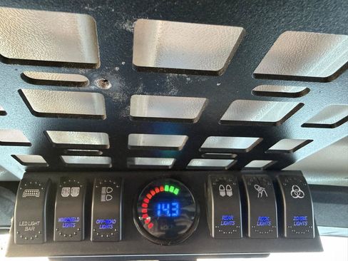 Used 2017 Jeep Wrangler Unlimited Sport w/ Quick Order Package 24S AWD/4WD image 14