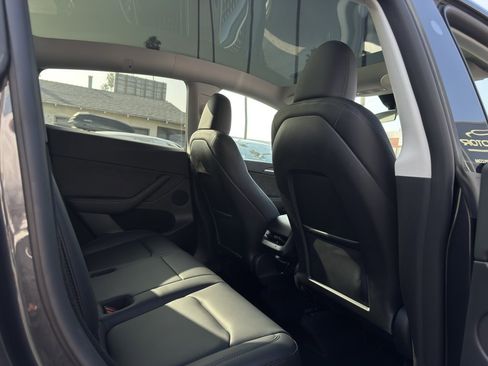 Used 2024 Tesla Model Y Long Range image 33