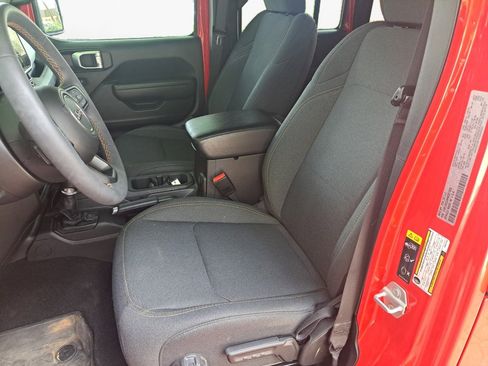 Used 2024 Jeep Wrangler Unlimited Sport AWD/4WD image 10