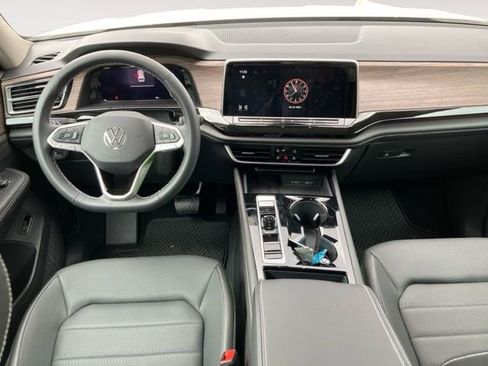 New 2025 Volkswagen Atlas SEL image 15