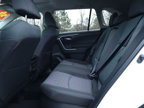 Used 2025 Toyota RAV4 XLE image 16