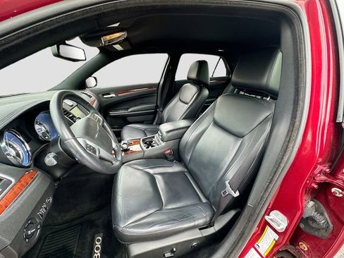 Used 2013 Chrysler 300 AWD w/ Driver Convenience Group image 21