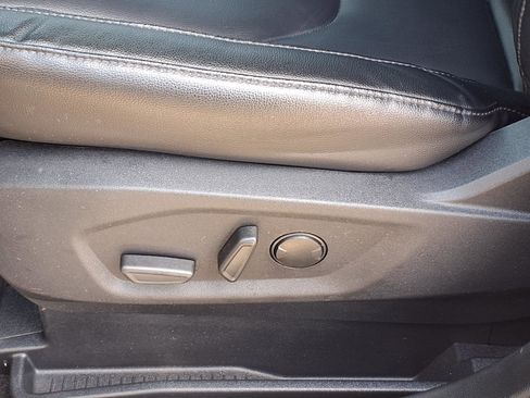 Used 2024 Ford Edge Titanium image 4