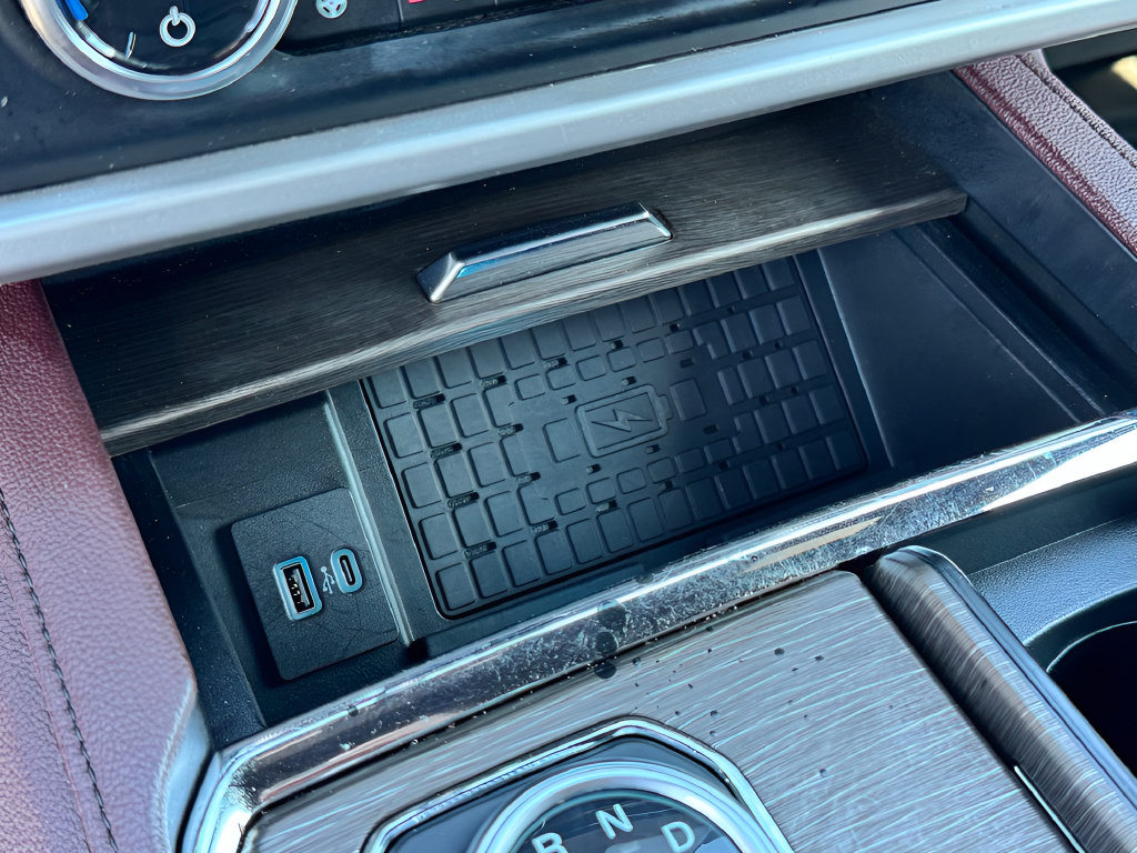 Used 2024 Ford Expedition Limited RWD image 22
