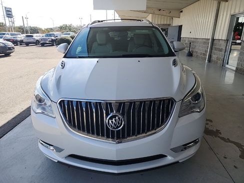 Used 2017 Buick Enclave Leather image 2