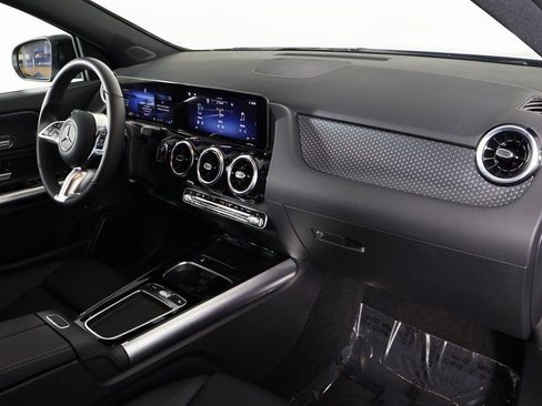 Certified 2025 Mercedes-Benz GLA 250 image 9