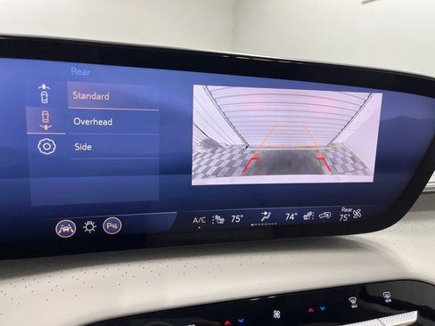 Used 2025 Buick Enclave Avenir image 14