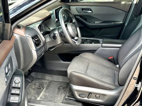 Used 2021 Nissan Rogue SV FWD image 10