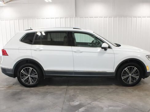 Used 2019 Volkswagen Tiguan SEL FWD image 10