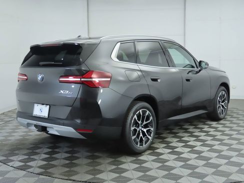 Used 2025 BMW X3 xDrive30i w/ Premium Package image 5