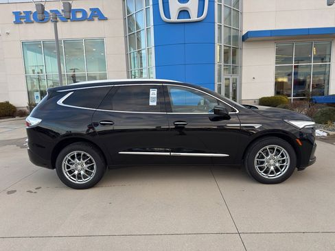 Used 2023 Buick Enclave Essence w/ Experience Buick Package image 4