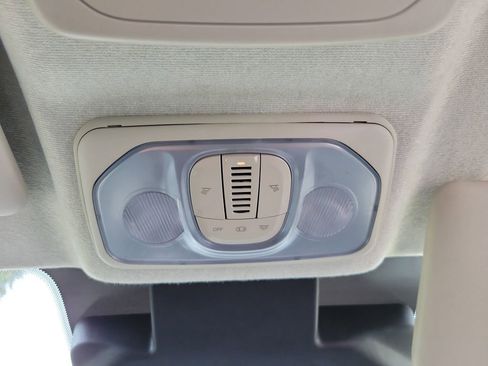 Used 2025 RAM ProMaster 2500 w/ Convenience Group FWD image 31