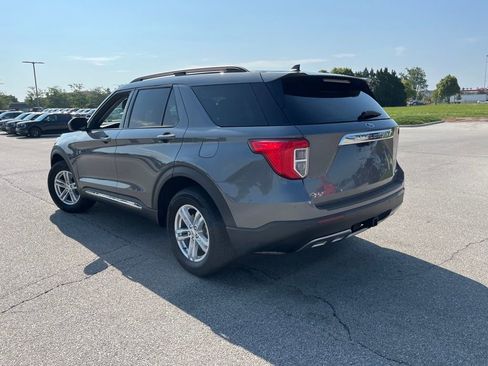 Used 2023 Ford Explorer XLT w/ Equipment Group 202A image 3