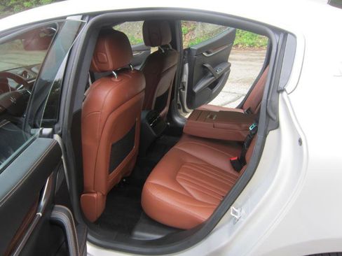 Used 2015 Maserati Ghibli S Q4 AWD/4WD image 8
