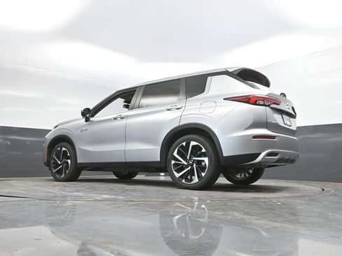 Used 2024 Mitsubishi Outlander 4WD Plug-In Hybrid image 56