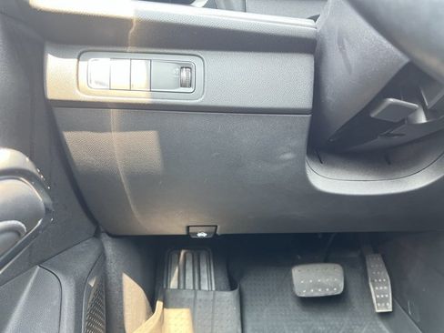 Used 2024 Chevrolet Traverse LT FWD image 18