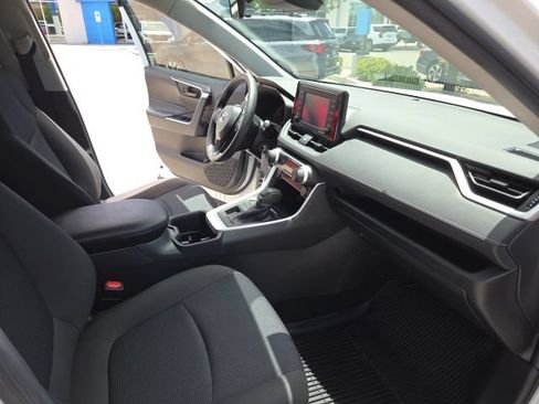 Used 2022 Toyota RAV4 LE AWD/4WD image 26
