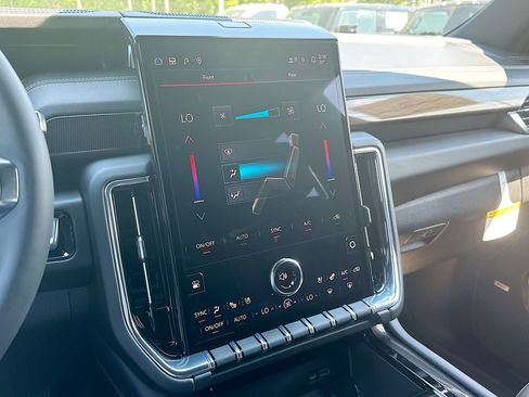 New 2026 GMC Yukon XL Elevation w/ Elevation Premium Package AWD/4WD image 14