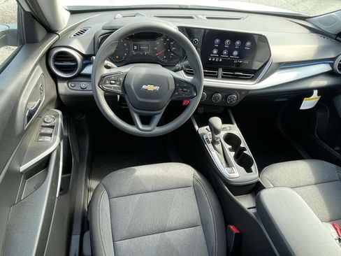 New 2026 Chevrolet Trax LS w/ LS Convenience Package FWD image 11