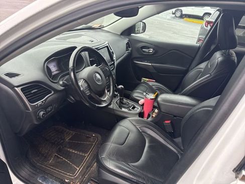 Used 2019 Jeep Cherokee Limited image 5