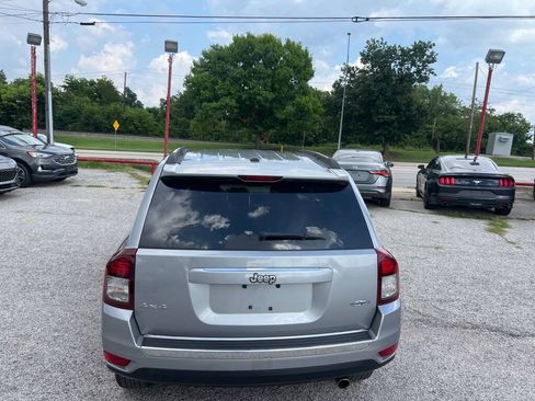 Used 2017 Jeep Compass High Altitude AWD/4WD image 5
