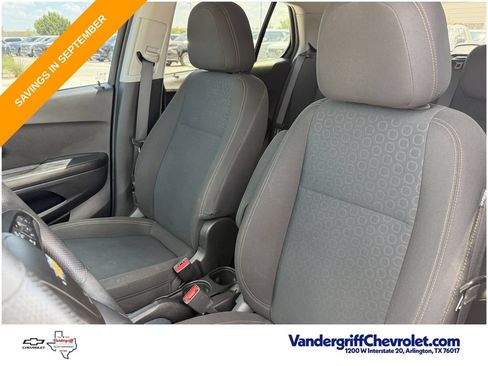 Used 2021 Chevrolet Trax LS w/ Tint and Cruise Package AWD/4WD image 22