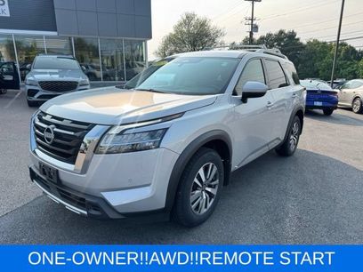 Used 2023 Nissan Pathfinder SL