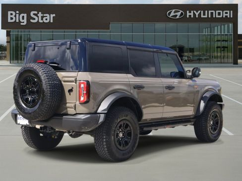 Used 2025 Ford Bronco Badlands AWD/4WD image 4