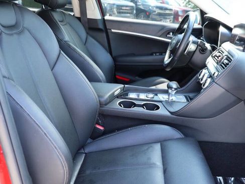 Used 2023 Genesis G70 2.0T image 15